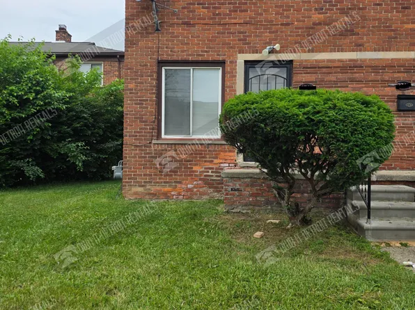 2746 Ewald Cir, Detroit, MI 48238