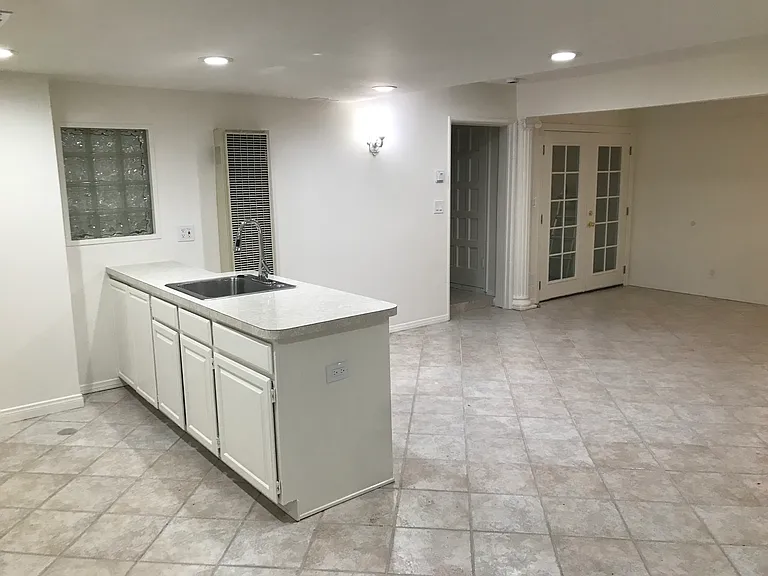 1815 N Beverly Glen Blvd — Photo 10
