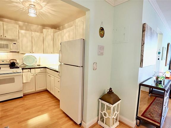 5th image of 70 Barker St APT 711
