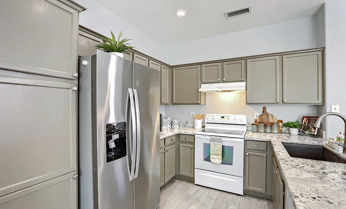 3 bed, 1596 sqft, $2,200 — Photo 4