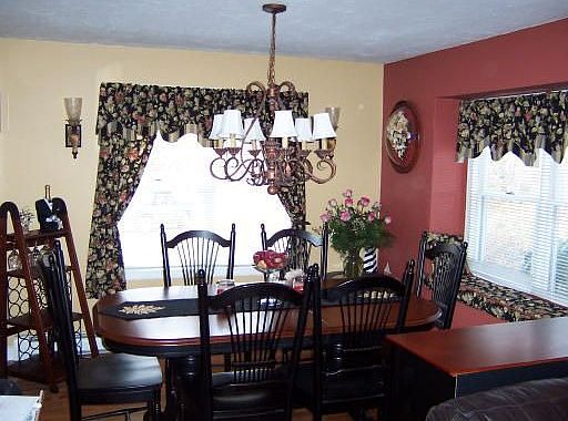 5th image of 18 Leland Way #A