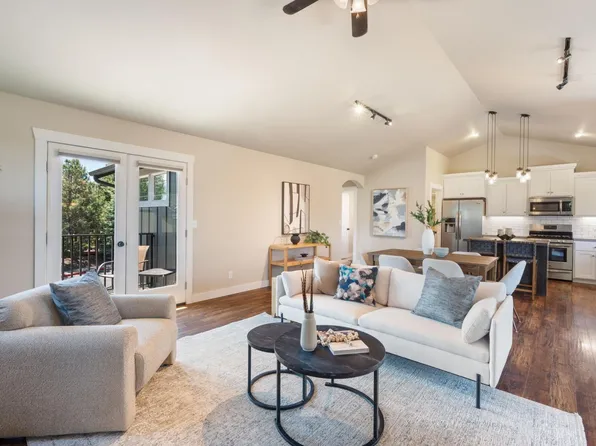 20199 SW Merriewood Ln, Bend, OR 97702
