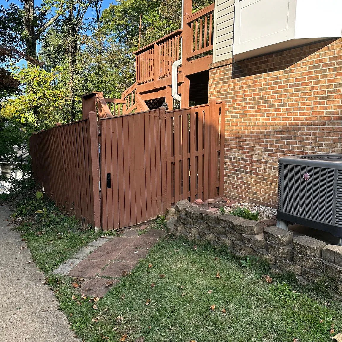 1 bed, 1.0 bath, 2096 sqft, $1,250 — Photo 2