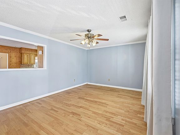 3rd image of 708 Luttie Rd.