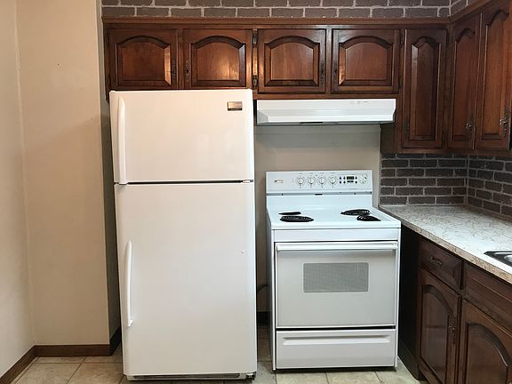 Eat-in kitchen