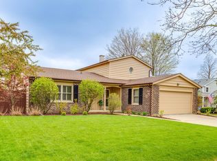 521 Sandy Ln, Libertyville, IL