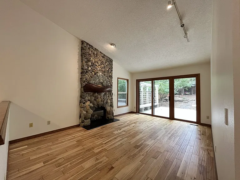 4737 SW Pendleton St — Photo 18