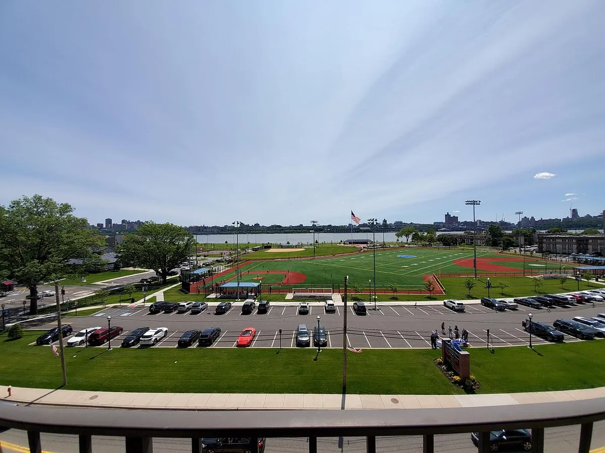 Building Photo - 1150 River Rd #5A