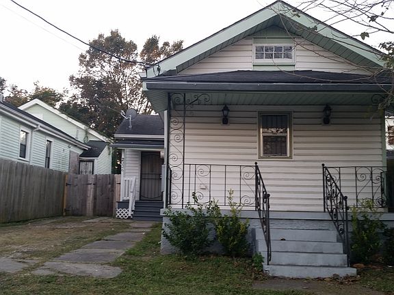 2nd image of 2226 Music St