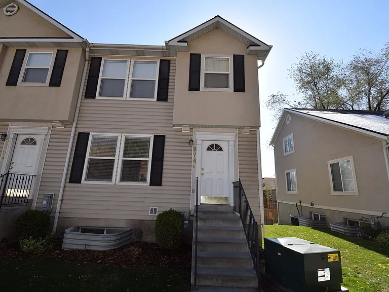 874 E Forest Park Ct — Photo 1