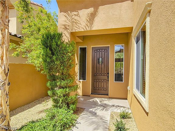 3rd image of 14 Villa Marsala Ct
