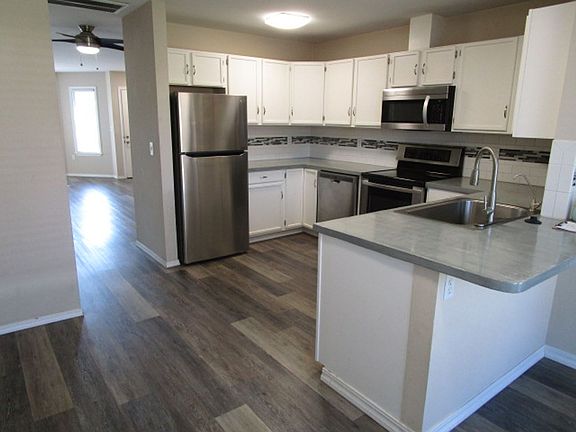 4th image of 604-606 Hyatt St #604