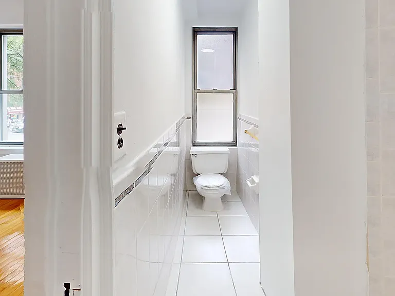 301 E 38th St #2F — Photo 9