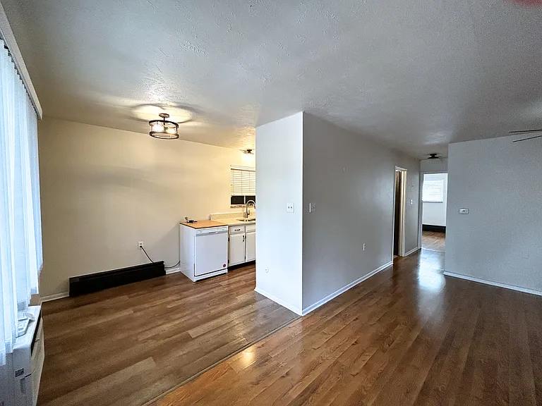 301 Peterson St #305 — Photo 5