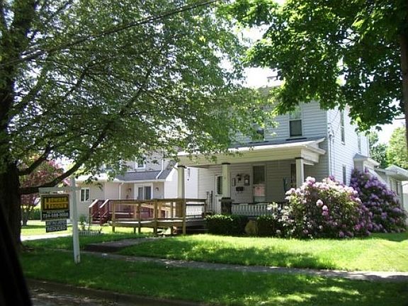 2nd image of 137 Plum St