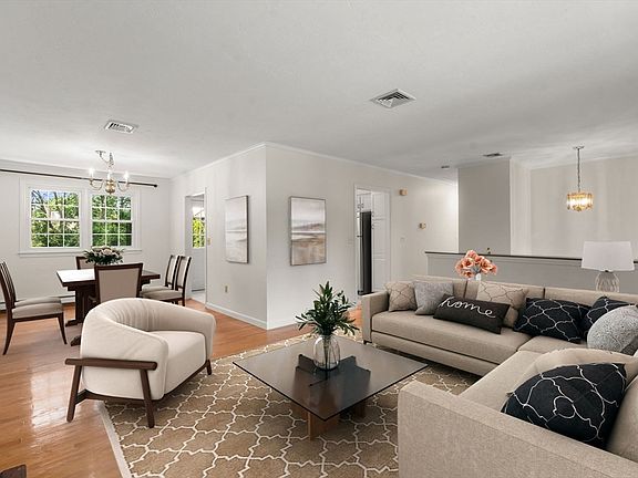 4th image of 66 Indian Meadow Dr