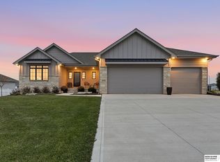 21714 K St, Elkhorn, NE 68022