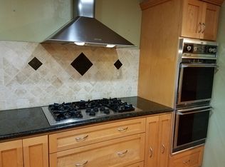 845 W Hacienda Dr, Corona, CA 92882