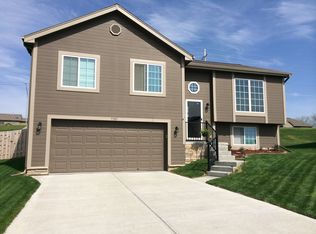 7505 S 97th St, La Vista, NE 68128