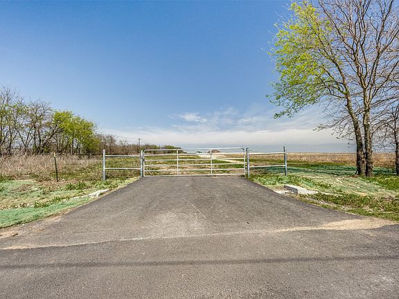 4th image of 801 Riddels Rd