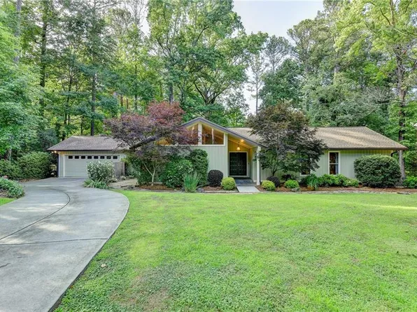 180 Mark Trl, Sandy Springs, GA 30328