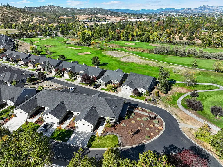 221 Skyhawk Dr — Photo 2