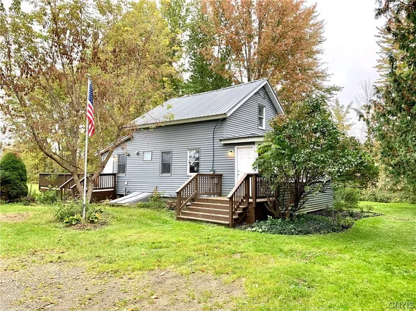 8880 Bridgeport Kirkville Rd, Chittenango, NY 13037