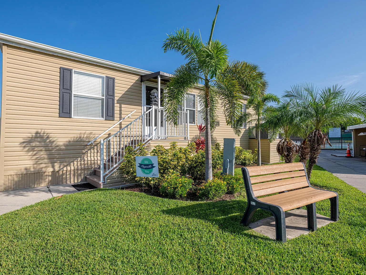 Sun Resorts & Residences Fort Myers Beach — Photo 4