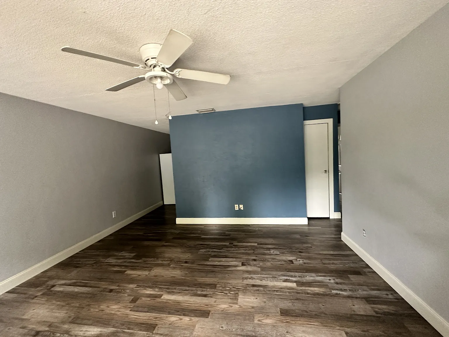 2014 NE 3rd St - 1 — Photo 2