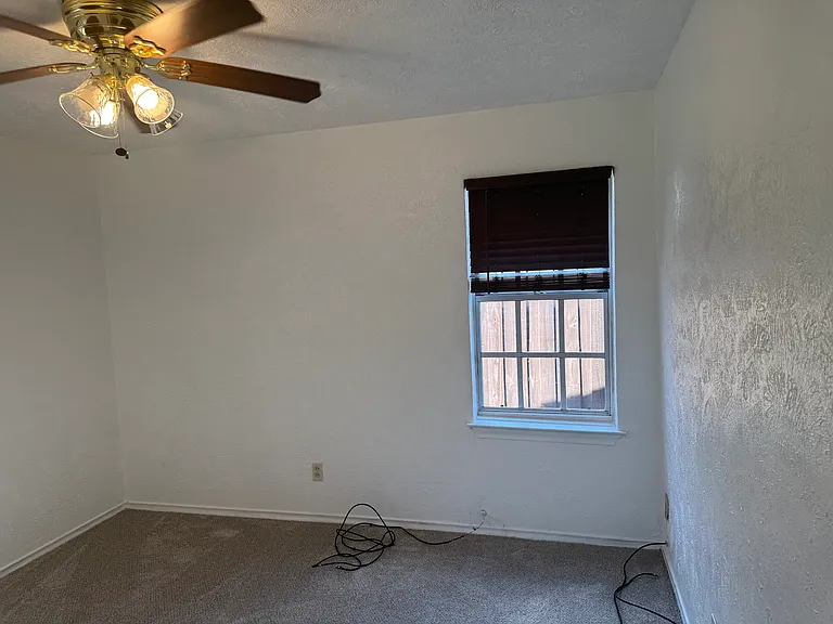 1807 Highland St — Photo 12