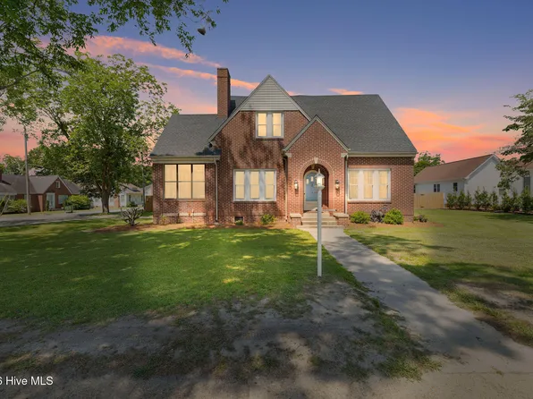 201 NW Railroad Street, Pikeville, NC 27863