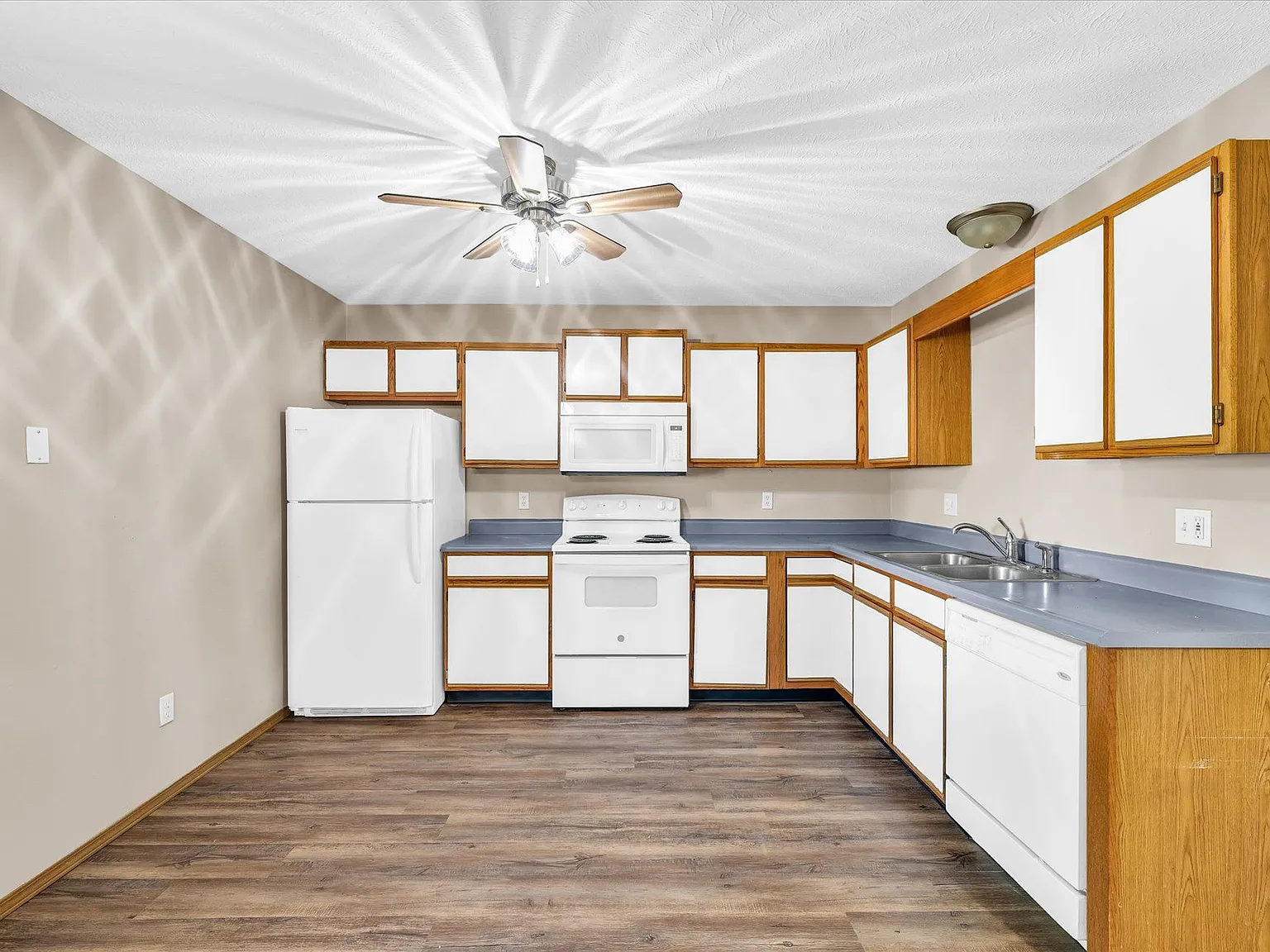 Hershey Clearwater Townhomes — Photo 4