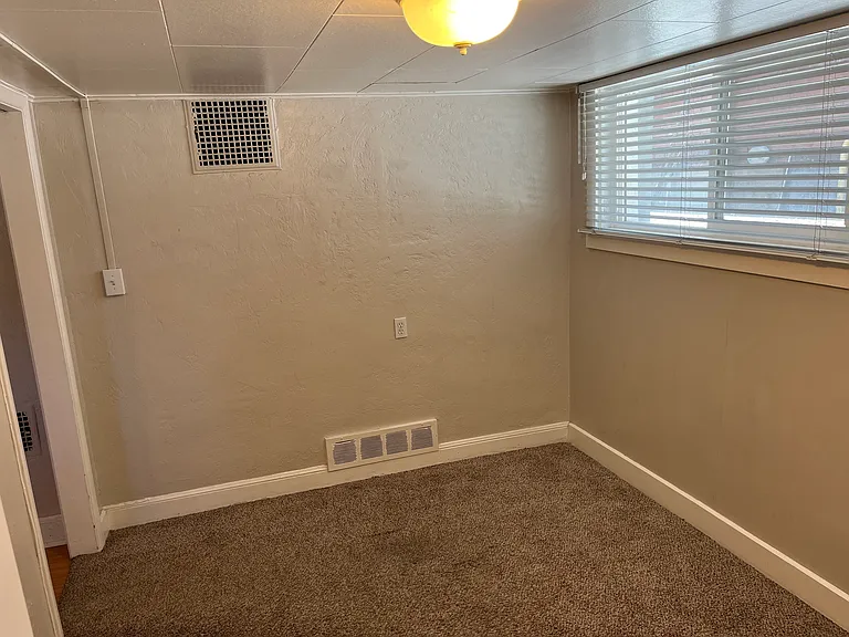 1064 E Hollywood Ave — Photo 6