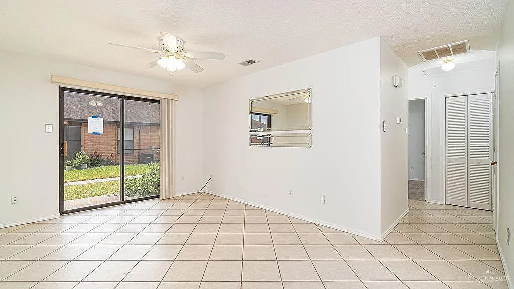 2 bed, 2.0 bath, 720 sqft, $800 — Photo 4
