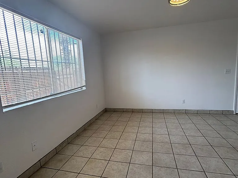2763 N Edith Blvd — Photo 16