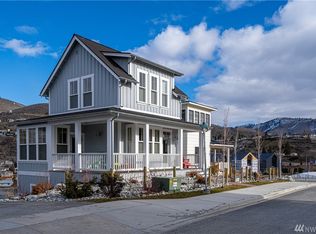 106 Porcupine Ln, Chelan, WA 98816