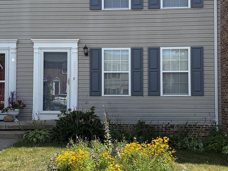 2390 Breckenridge Ct — Photo 1