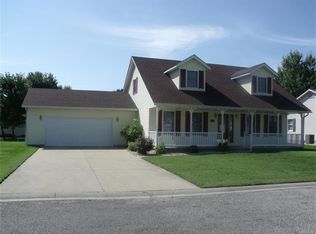 1130 Hackberry Dr, Mascoutah, IL