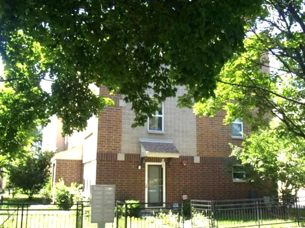 3951 W Ainslie St APT 10, Chicago, IL 60625