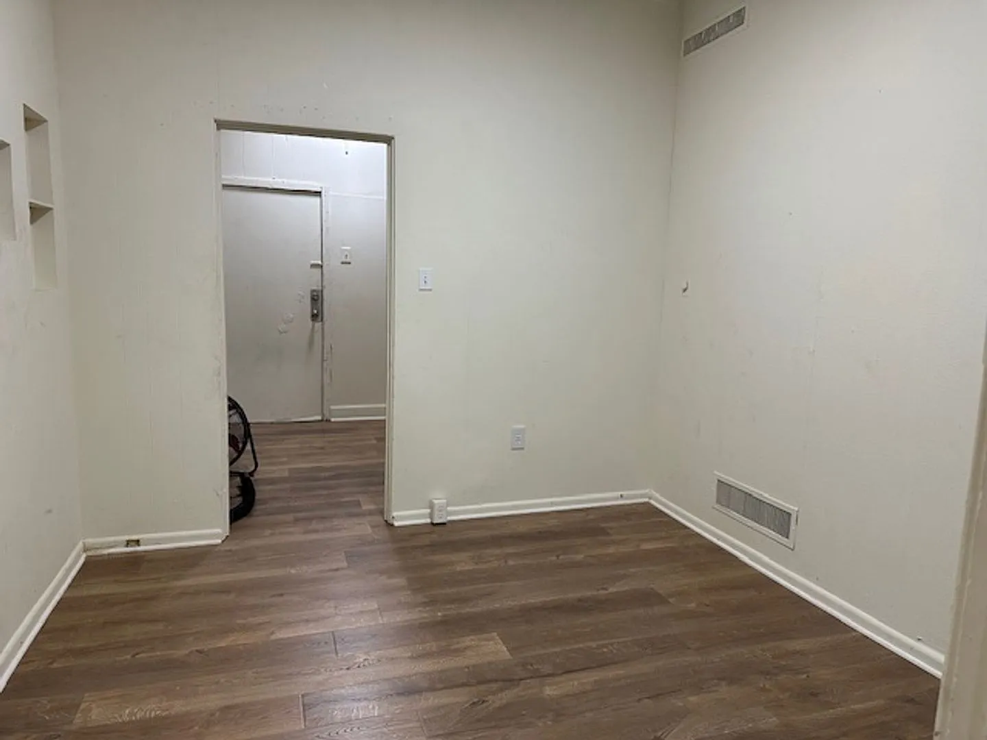 Discover a 1-bedroom, 1-bath apartment in York, PA — Photo 4