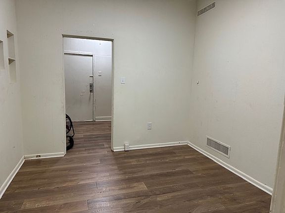 4th image of 410-412 S George St #1R