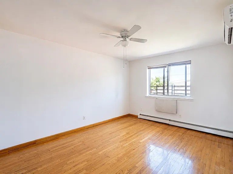 2247 Harman St #2 — Photo 4