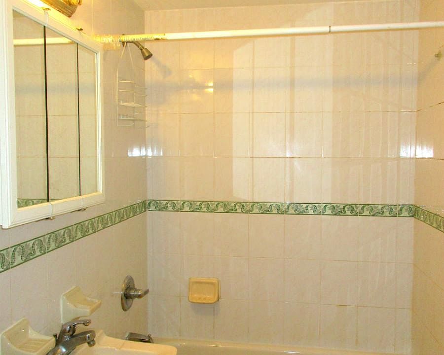 2nd image of 14028 34th Ave APT 1