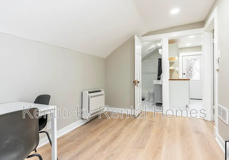 161 Preston Ave — Photo 9