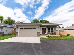 2872 Bailey Ln, Eugene, OR 97401