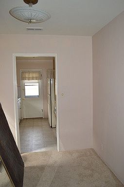 5th image of 248 Garrett Ave