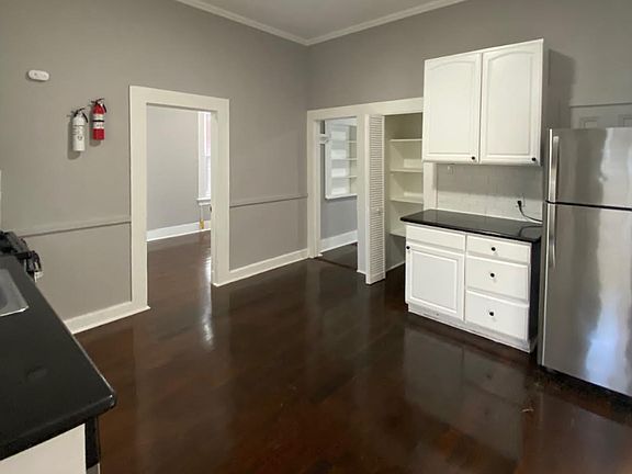 3rd image of 2525 Filbert St