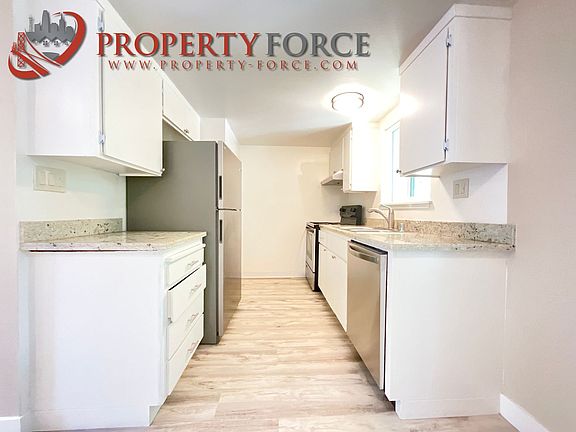 3rd image of 946 Tamarack Ln APT 18