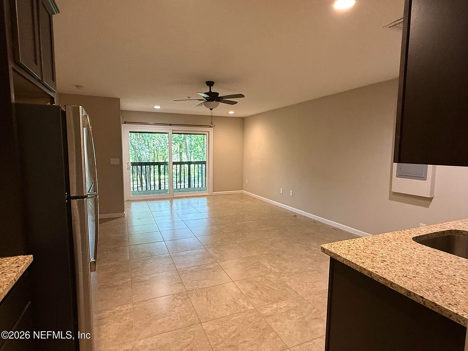 Studio, 1.0 bath, 420 sqft, $1,200 — Photo 2