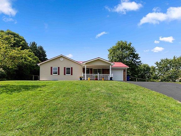 4th image of 1675 Brunswick Dr